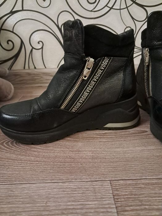 Жіноче зимове взуття (ботинки) 37 розмір