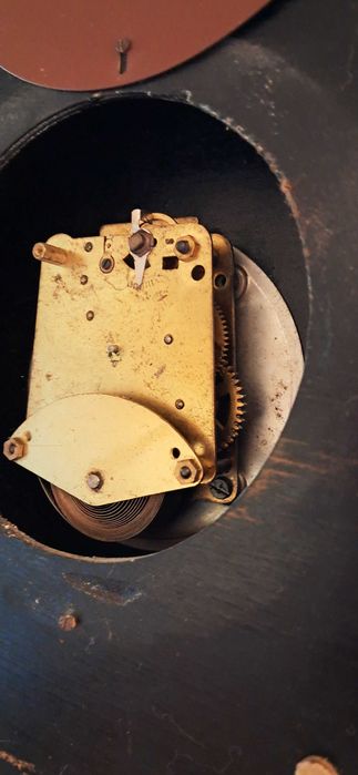 Zegar ścienny mechaniczny vintage z lat 60/70 – retro dekoracja