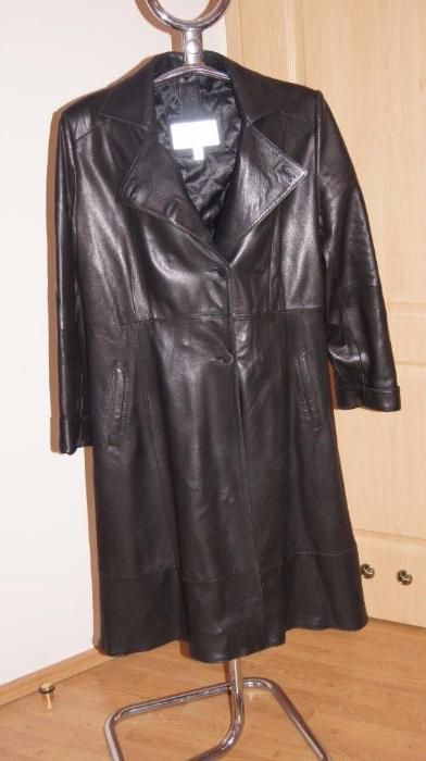 Płaszcz skórzany damski czarny zapinany na guziki. Roz. "L". Włoski.