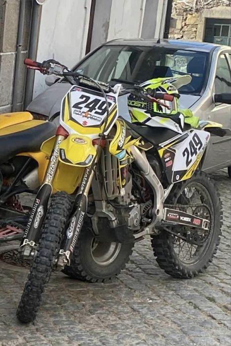 Mota RMZ 250 matriculada