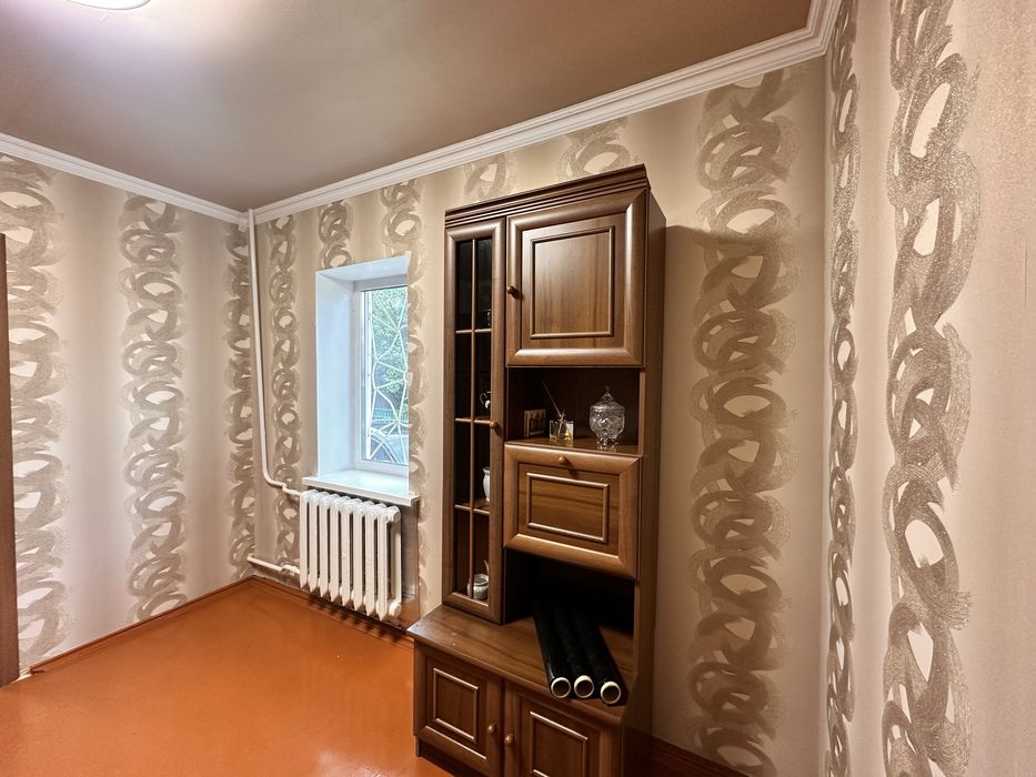 Продам будинок з комунікаціями та ремонтом