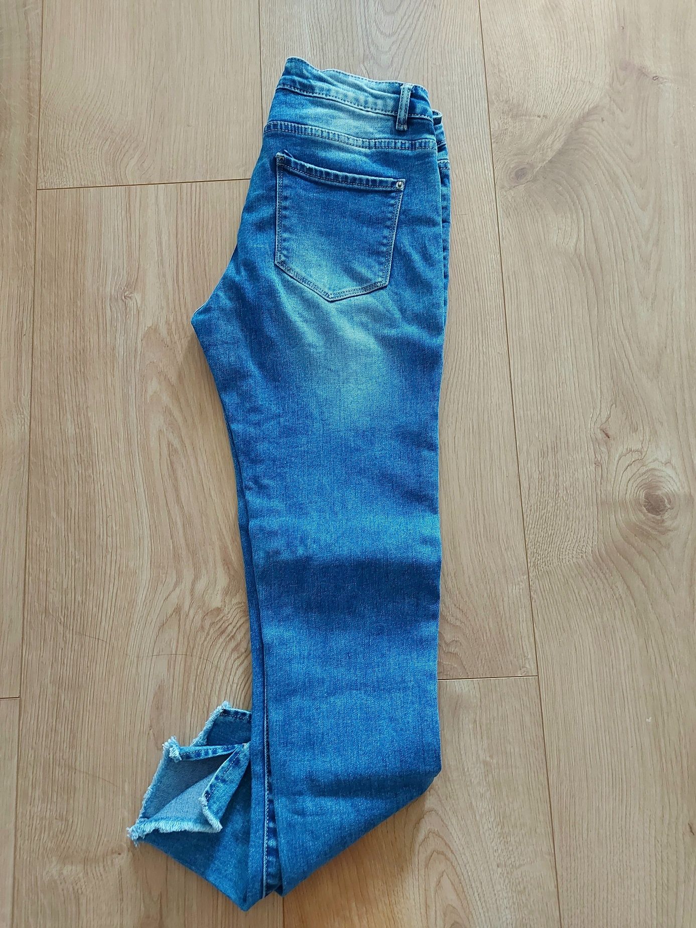 Spodnie jeansy rurki z wysokim stanem Sinsay r.36 elastyczne