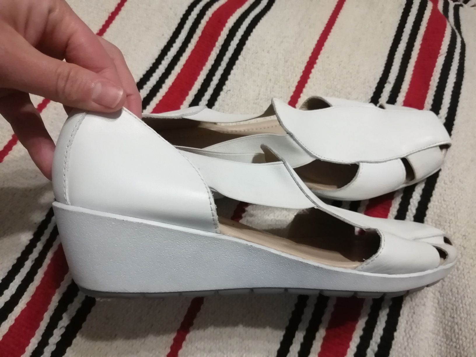 Кожаные белые женские туфли босоножки 40-41 р.