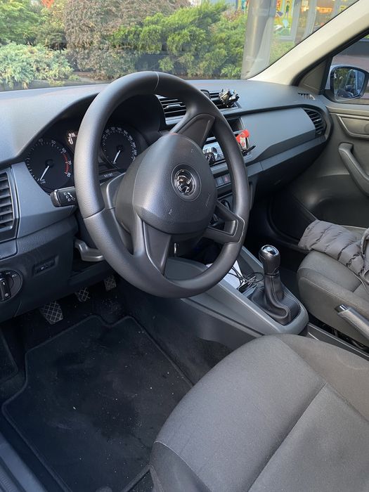 Продам своє авто Skoda Fabia 2016