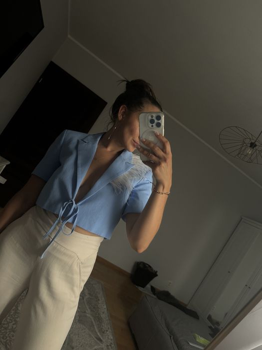 Broszka biała skrzydełko do marynarki z piór strusich pióra piórka