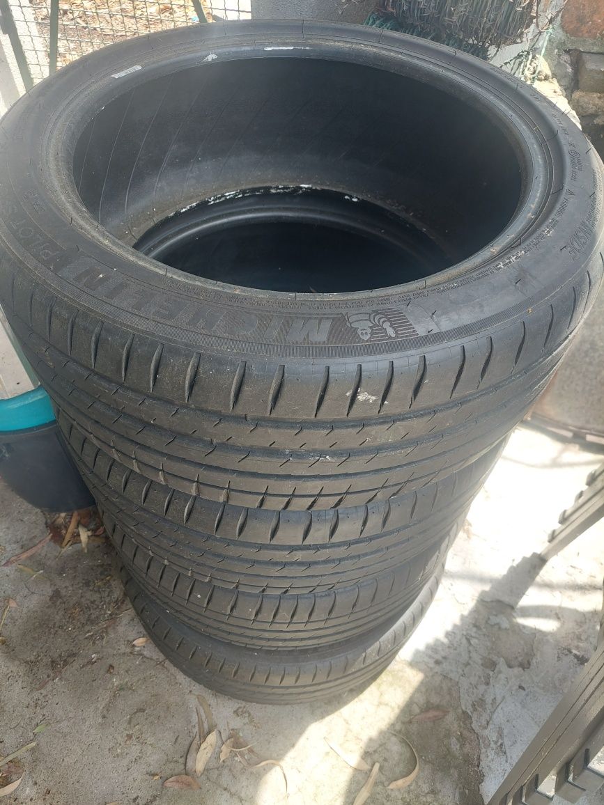 Vendo pneus Michelin 235/45ZR19