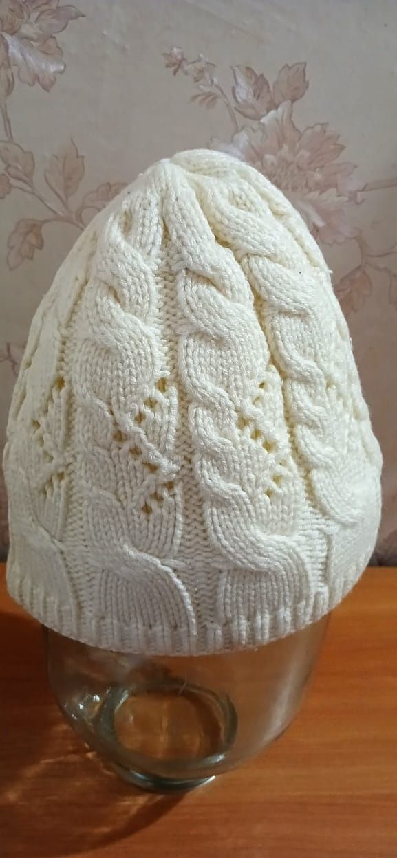 Продам Качественные Женские Зимние Шапки 2 шт. Шарфики разные
