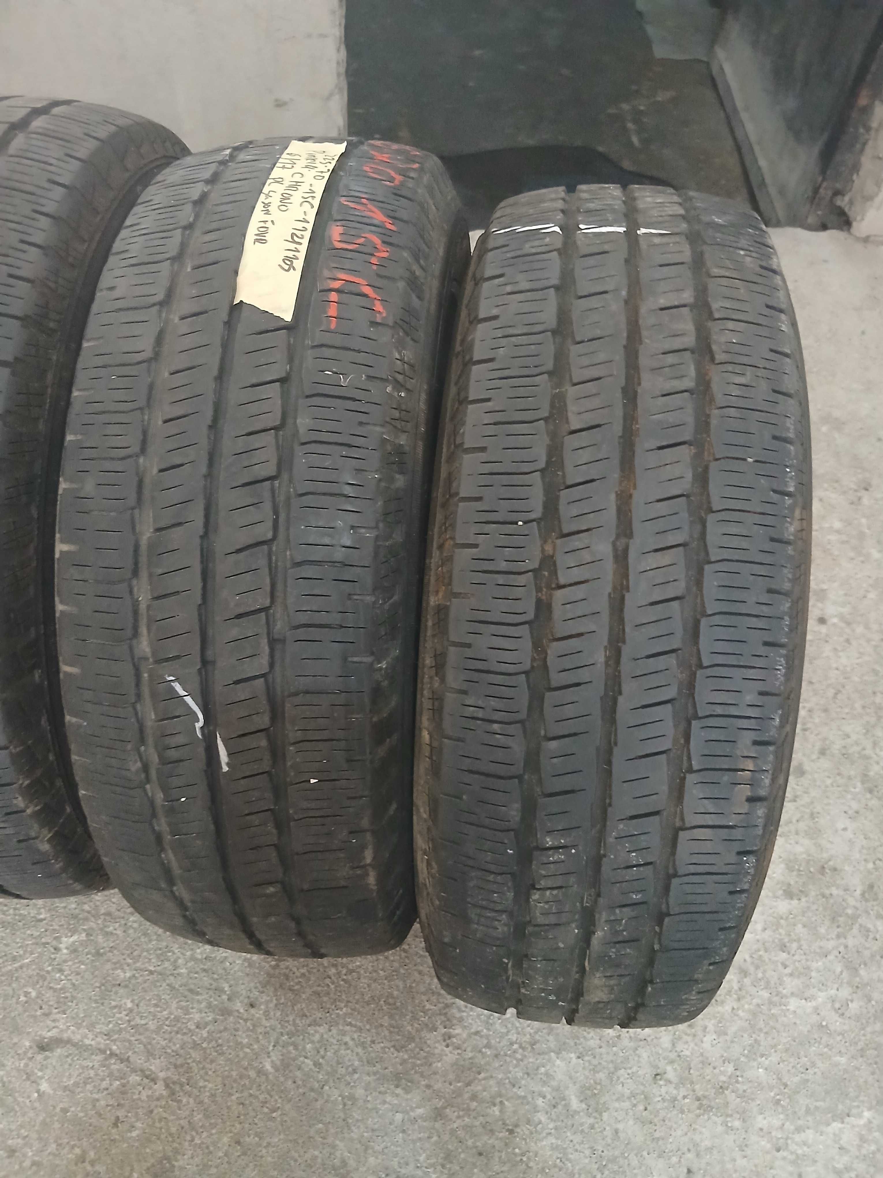 Pneus 225/70R15 C Pirelli