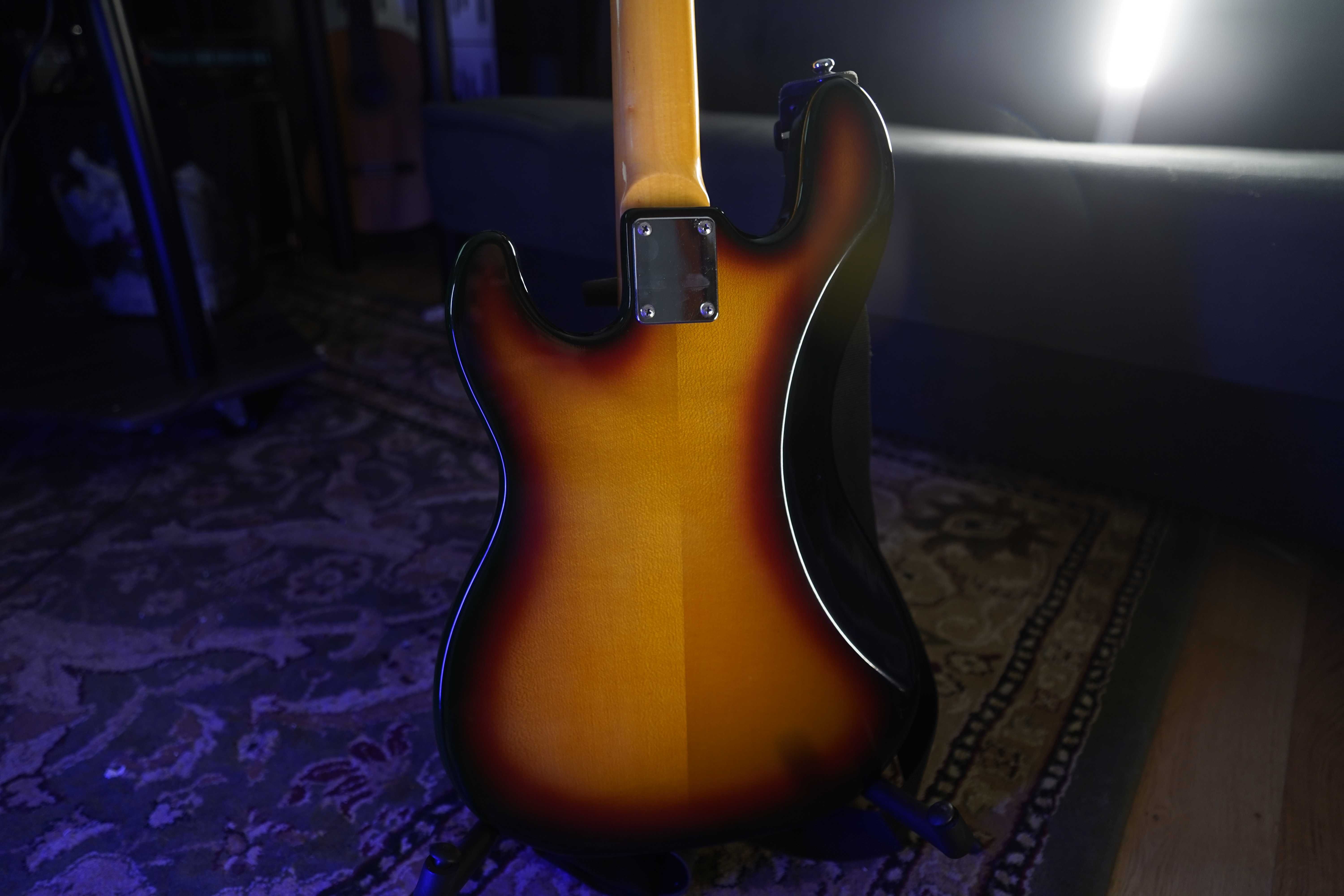 Gitara basowa Japan 70'- 80' Jazz Bass (part) IV + stojak + pasek DIY