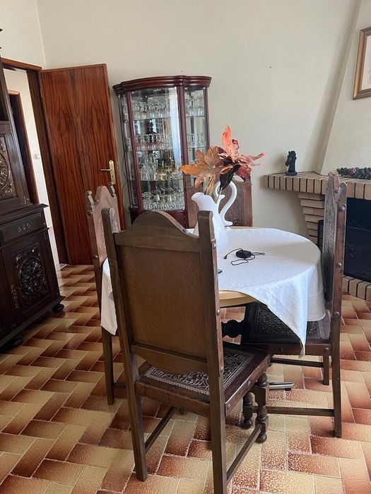 Móvel + mesa +6 cadeiras vintage