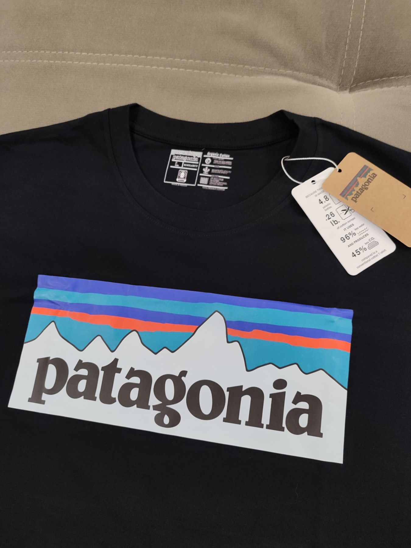 Футболка Patagonia чорна та біла