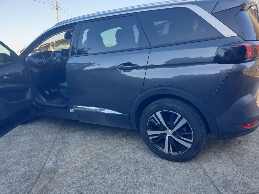 Peugeout 5008 ( inclui 4 pneus novos)