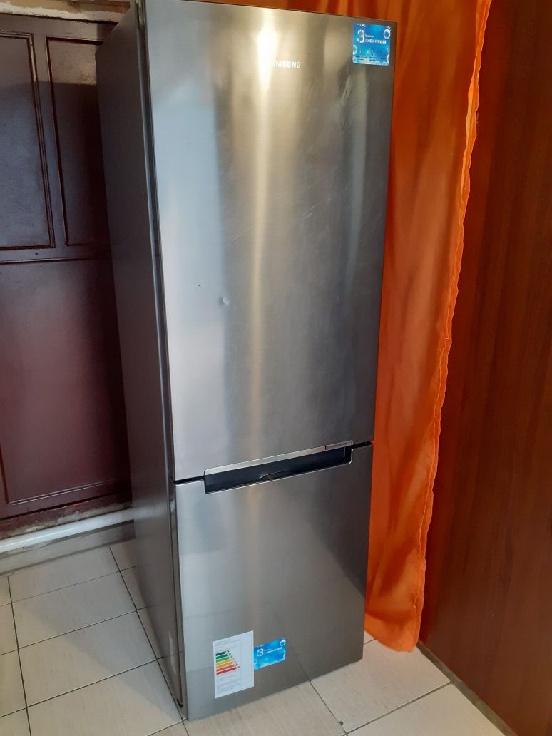Холодильник SAMSUNG , No Frost (Made in Poland)