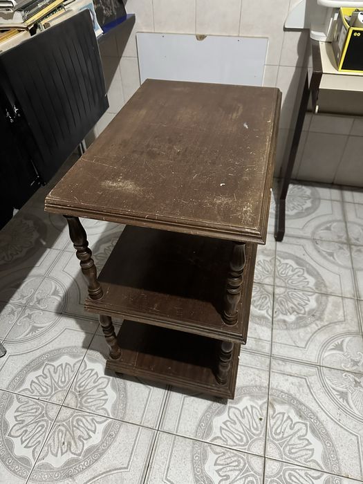 Mesa estante em madeira