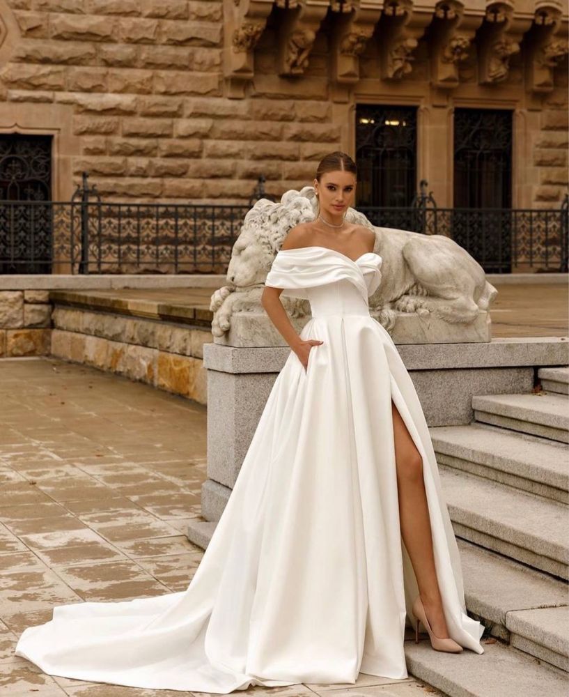 Розкішна весільна сукня Allure Bride