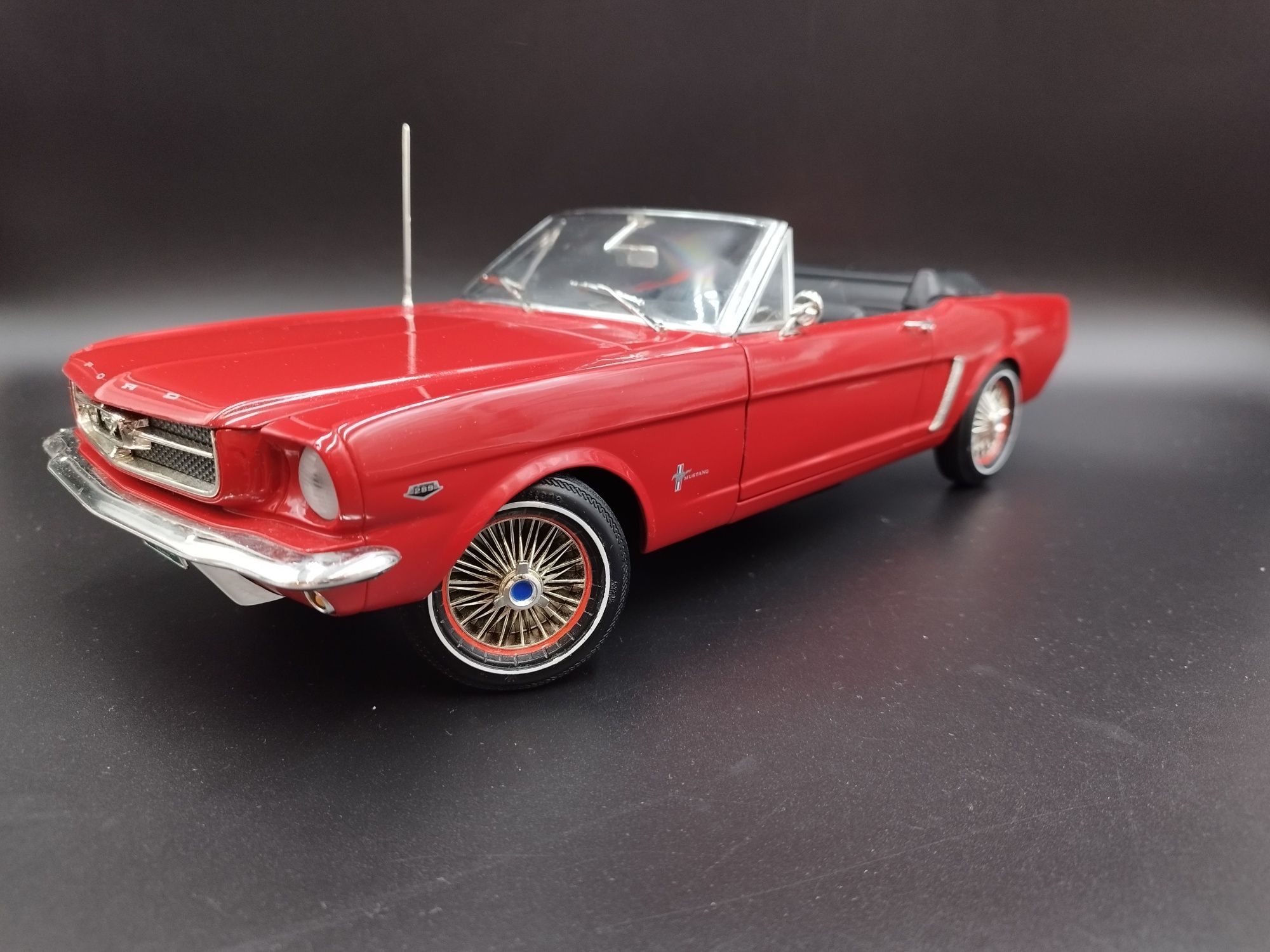 1:12 ERTL 1964 Ford Mustang 1/2 model