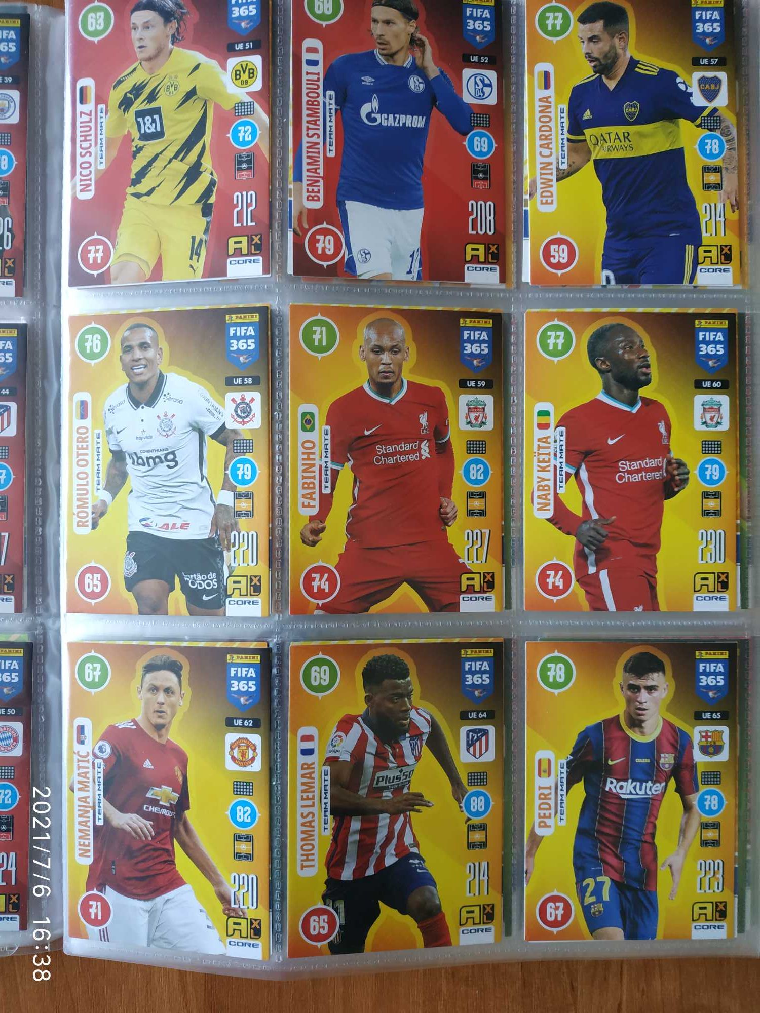 Karty Panini FIFA 365 Update Edition 2021 - 72 karty plus puszka kula