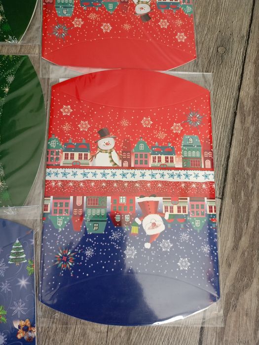 Sprzedam zestaw pudełek ozdobnym.