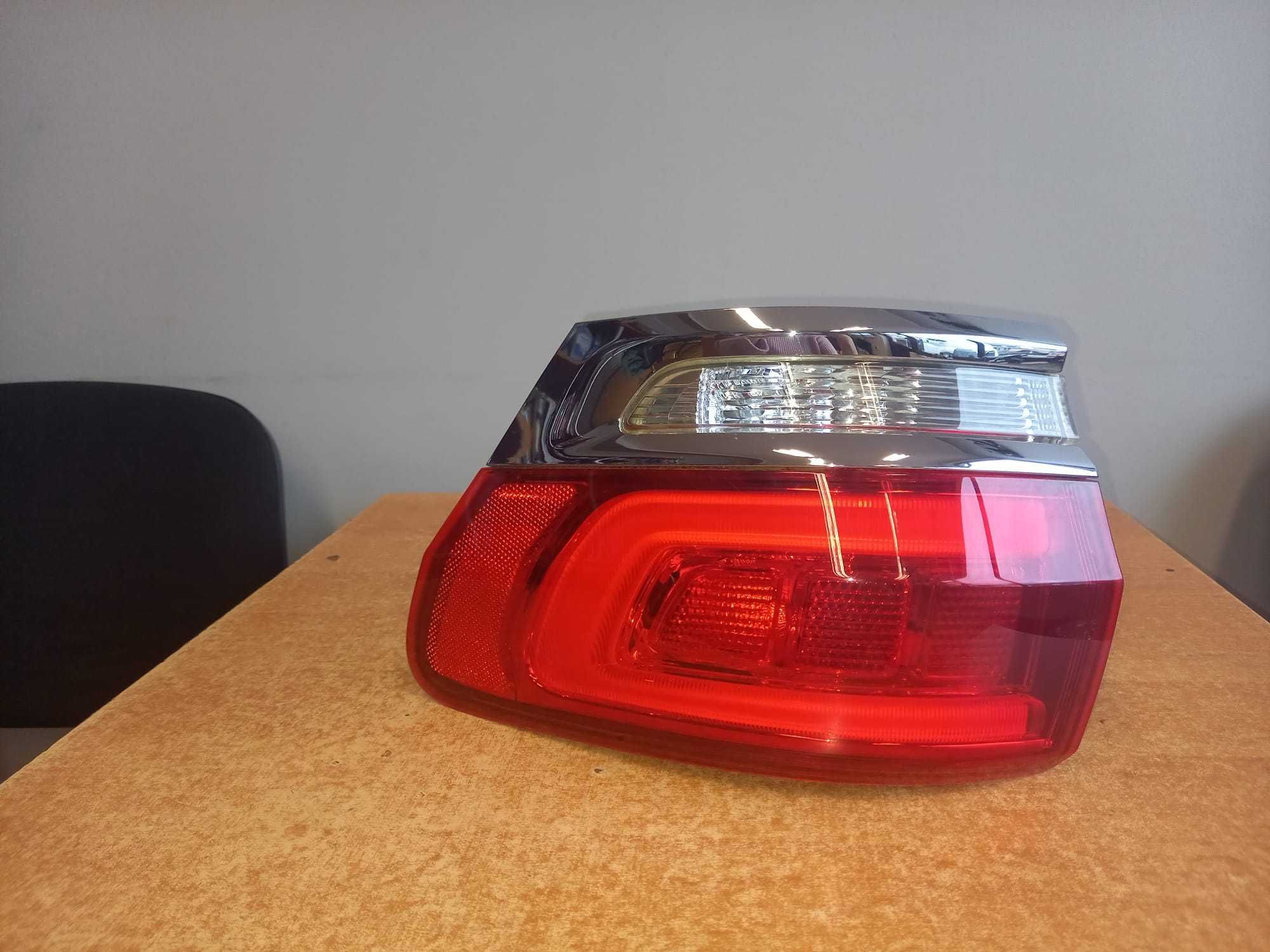 lampa tył tylna lewa Jeep Grand Cherokee WK2 LIFT 19r.