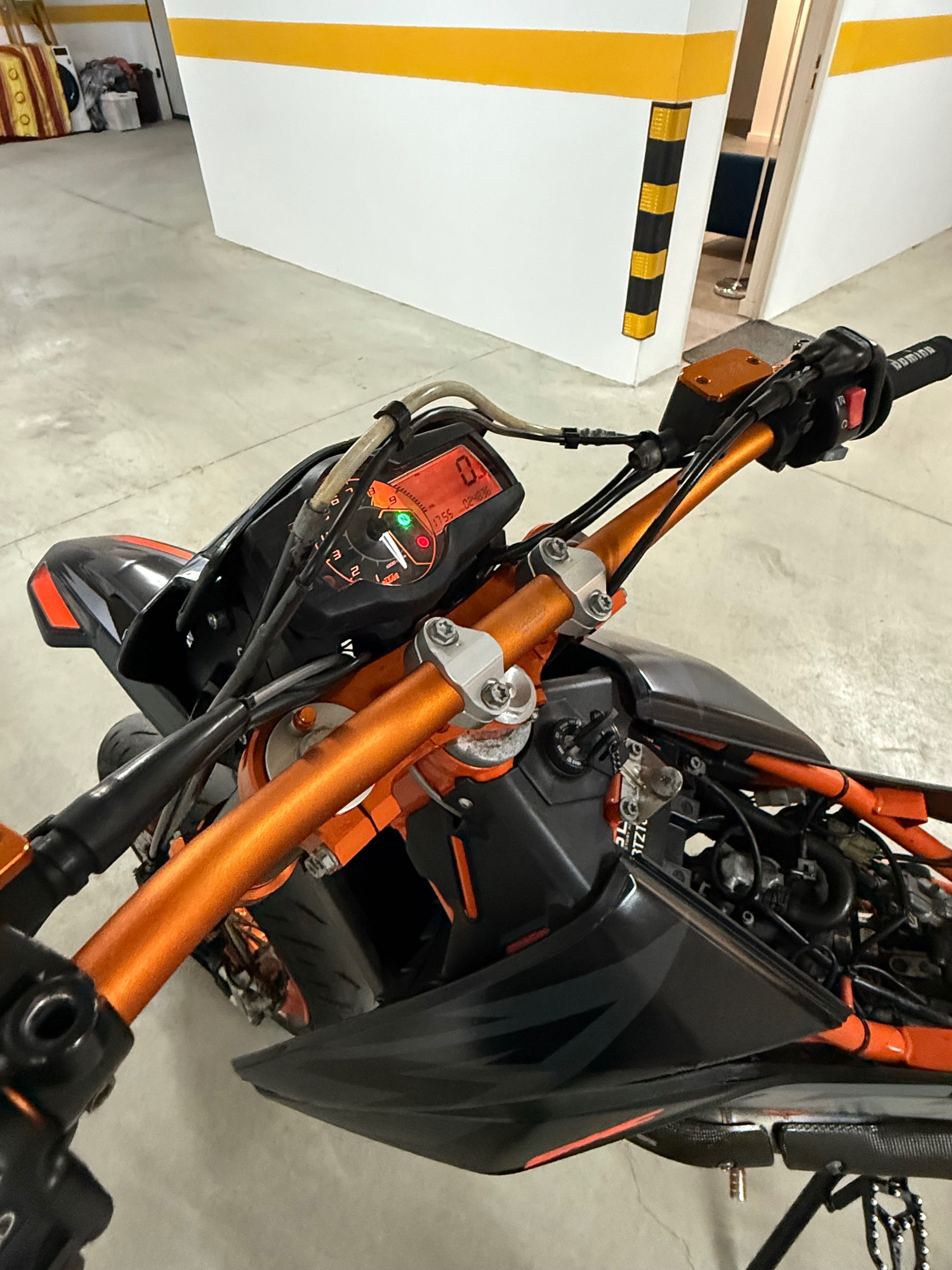Ktm 690 R super motard