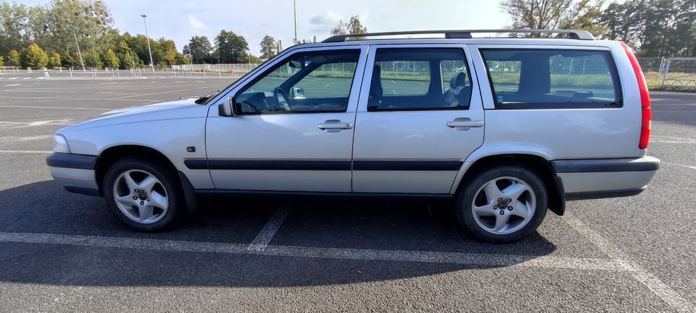 Volvo V70 XC 2.4T manual