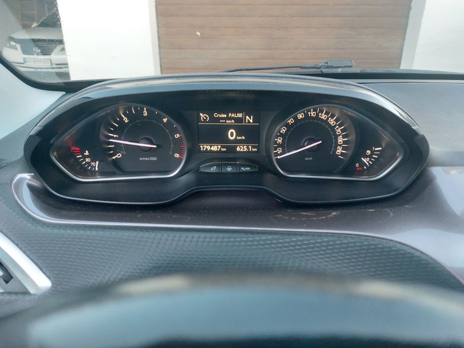 Продам авто ПЕЖО 2008