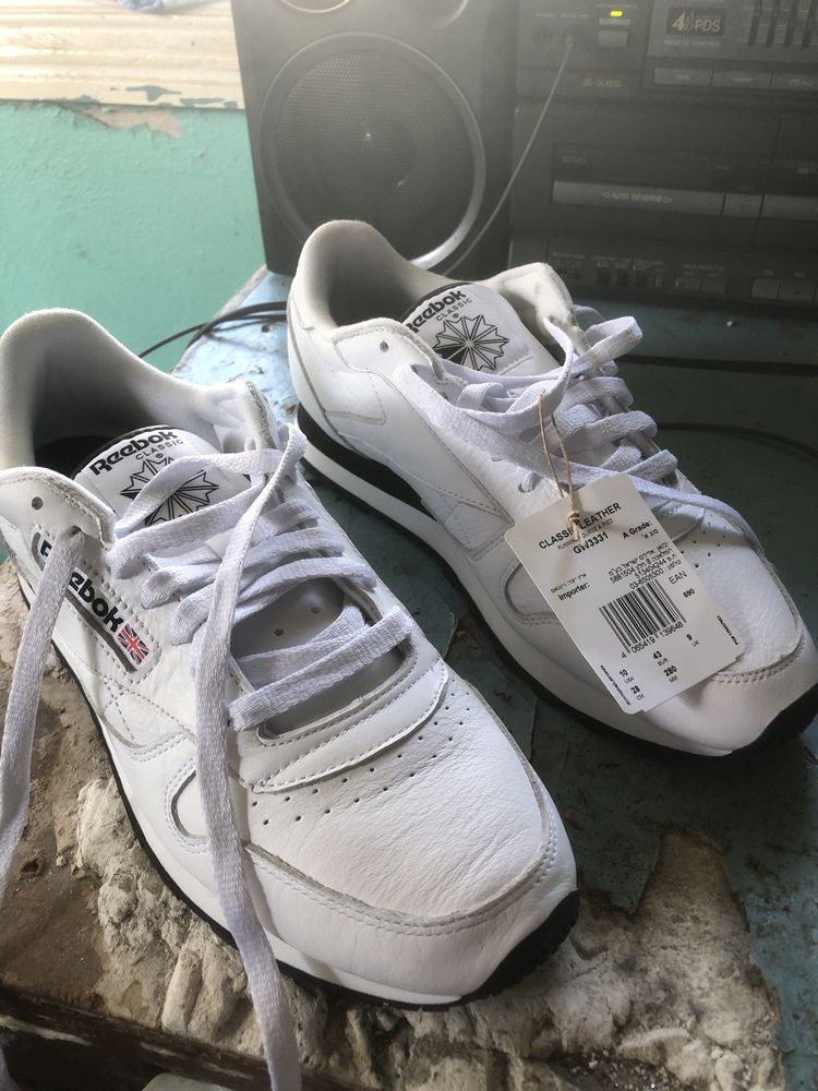 Продам Reebok кроссовки