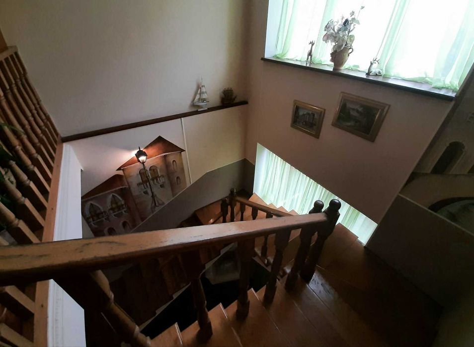 Дом 400 кв., 5  спален, сауна,бассейн,бильярд,генератор.До 30 человек.