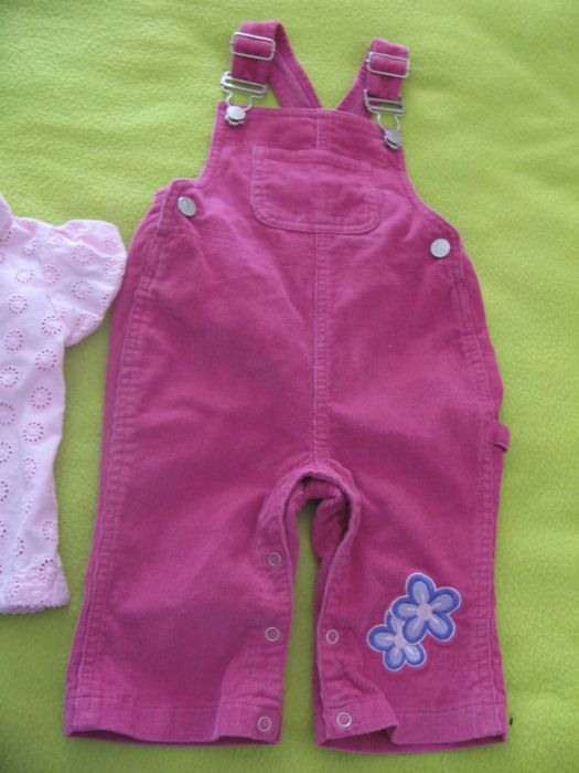 Roupa de bebé (menina) – 12 Meses