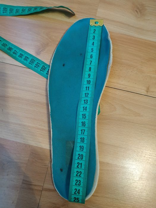 Супер легкі кросівки 38