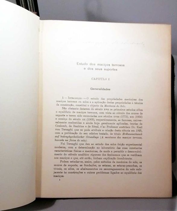 Estudo dos Maciços Terrosos e dos seus Suportes - 1942