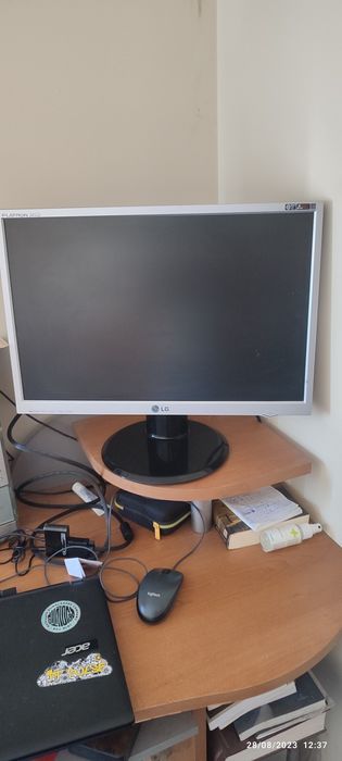 Selling monitor + wireless keyboard and wireless mouse
All working perfectly64283959725953121
