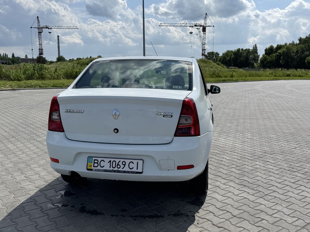 Renault logan 2010р