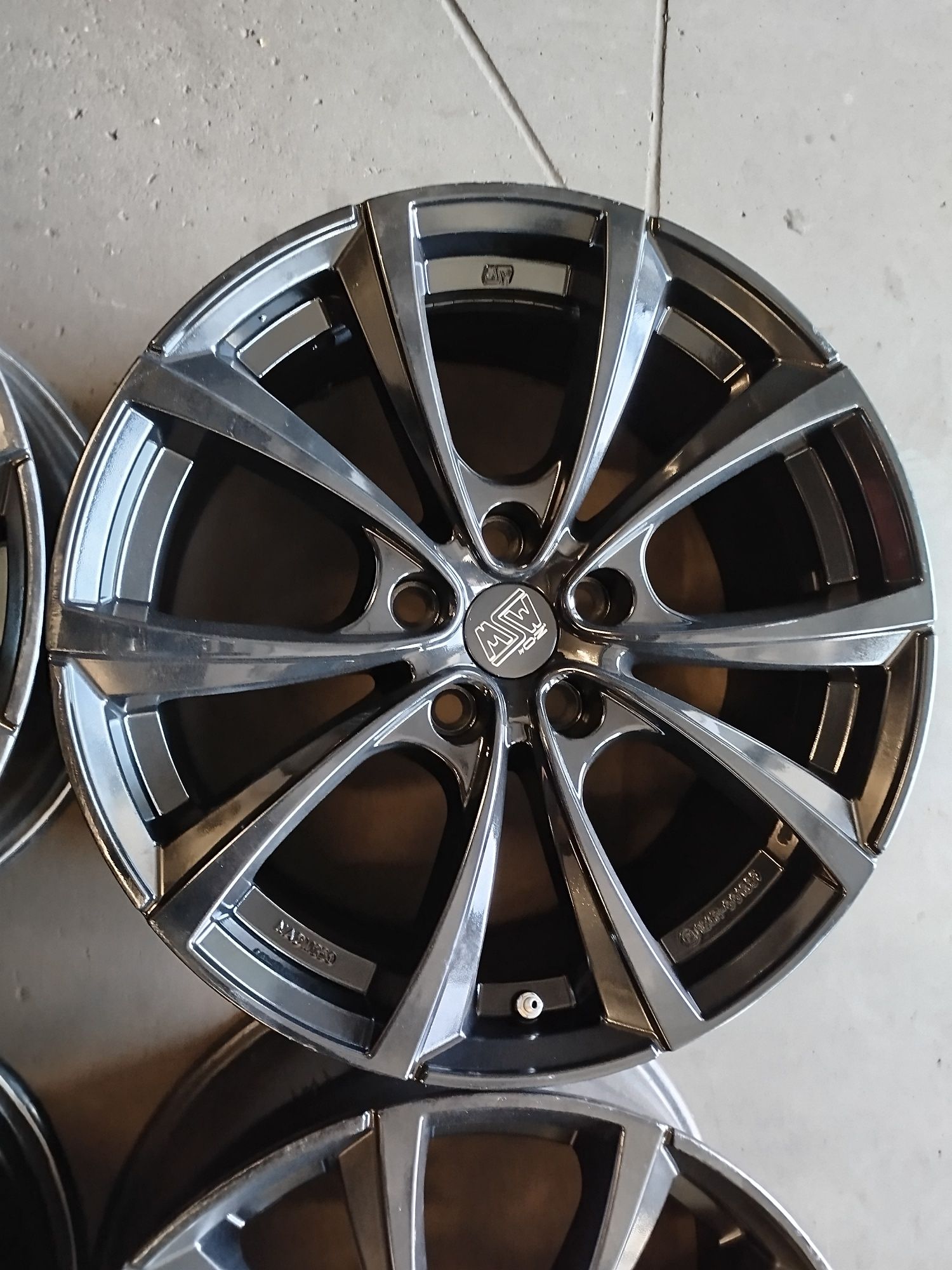 Felgi aluminiowe 18 cali do Tesla z czujnikami ciśnienia, 5x114,3