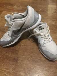 Оригінальні  жіночі кросівки Nike