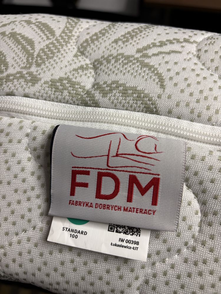 Łóżko tapicerowane + materac FDM