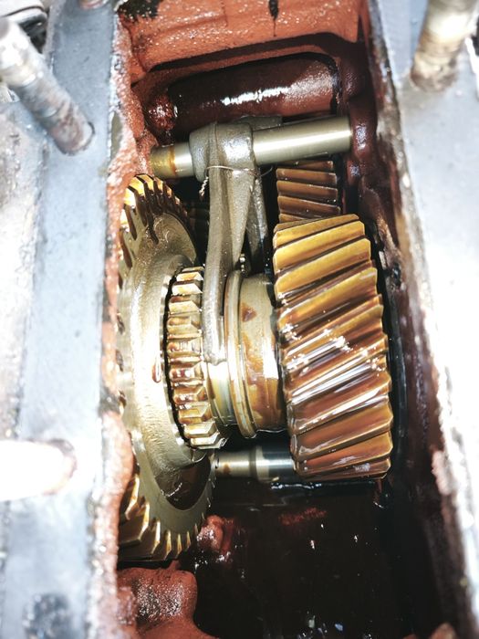 Роздавальна раздаточная коробка роздатка Зіл 131 невеликий пробіг