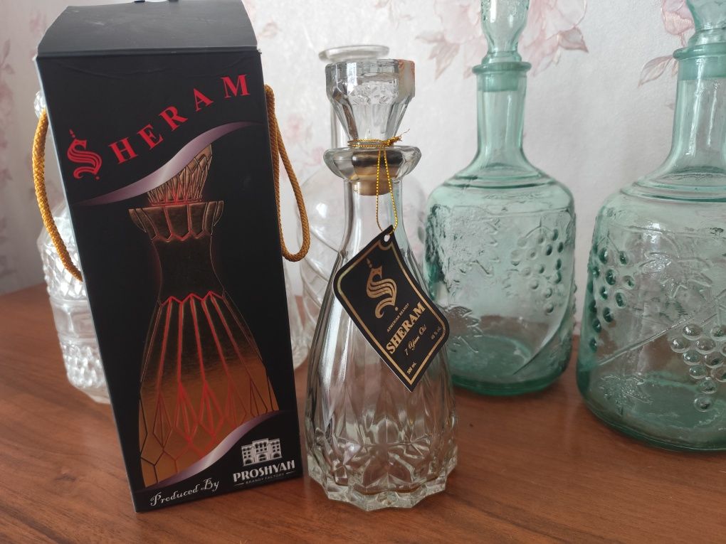 Графіни 0.5, 0.75 та 1,5 літр
