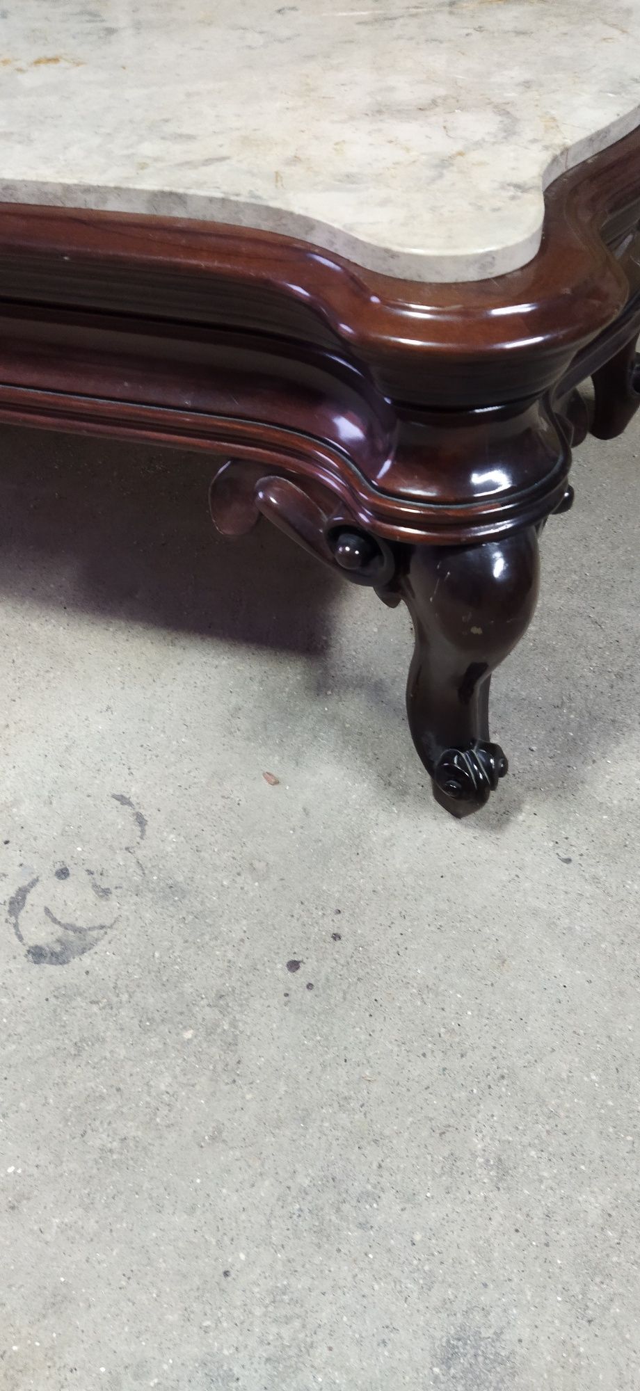 Mesa de centro de sala com pedra mármore