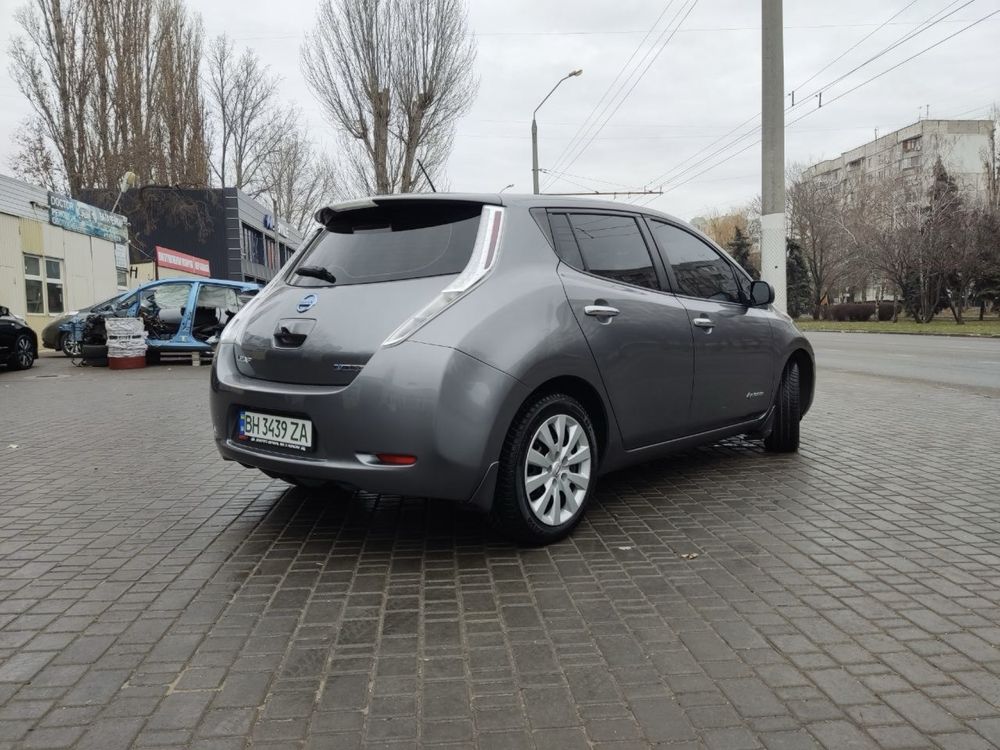 Продам Nissan Leaf 2015 (40 кВт. 300+ км на 1 зарядке)