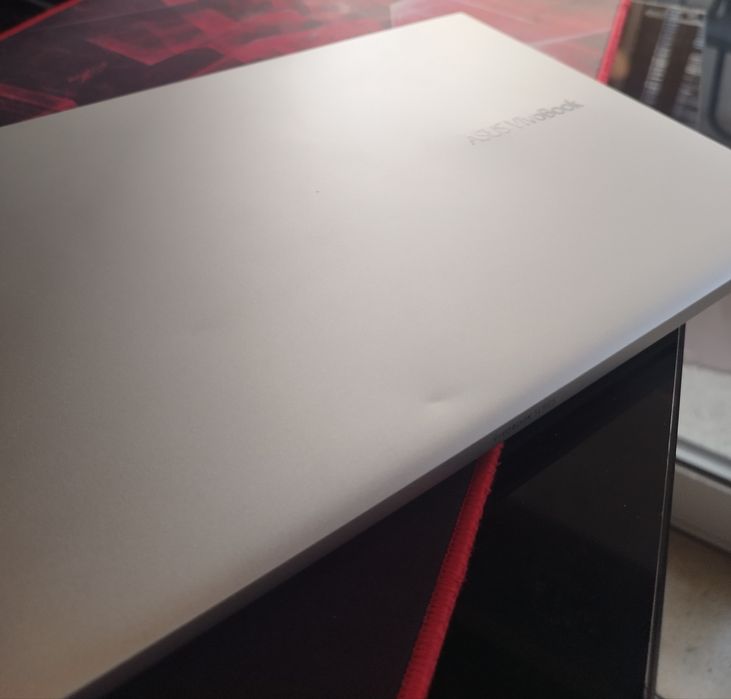 Portátil Asus VivoBook S15 15.6" S532FL com carregador incluído