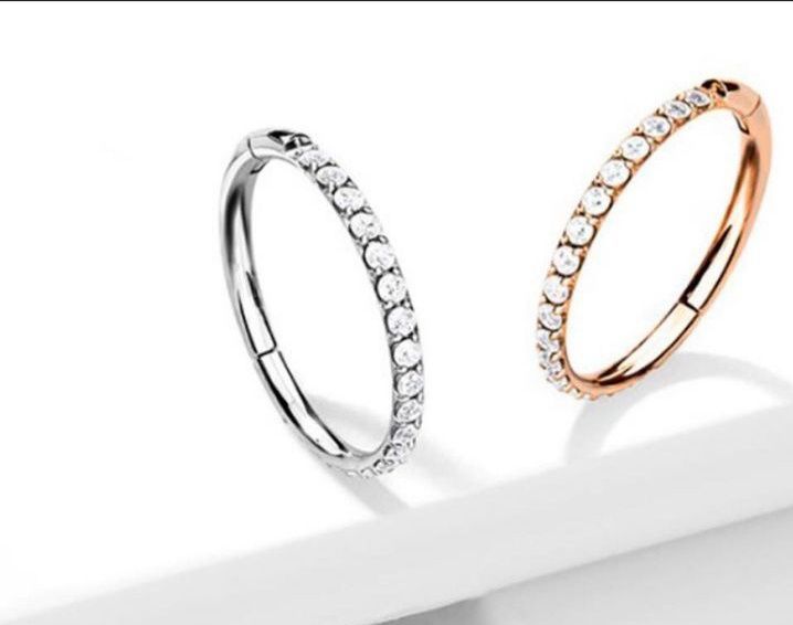 Пірсинг губи, носу, пупка. Пирсинг губа, нос, септум, кликер из титана