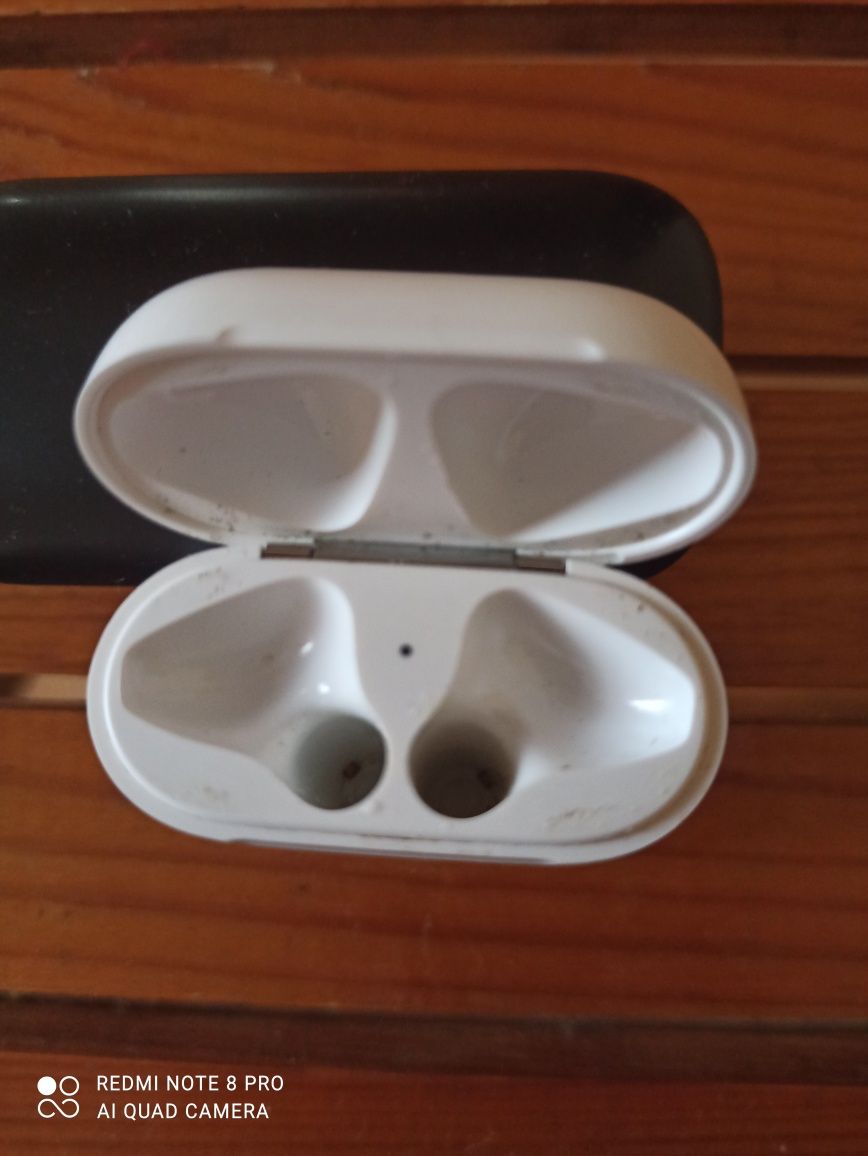 Футляр для Apple AirPods 2