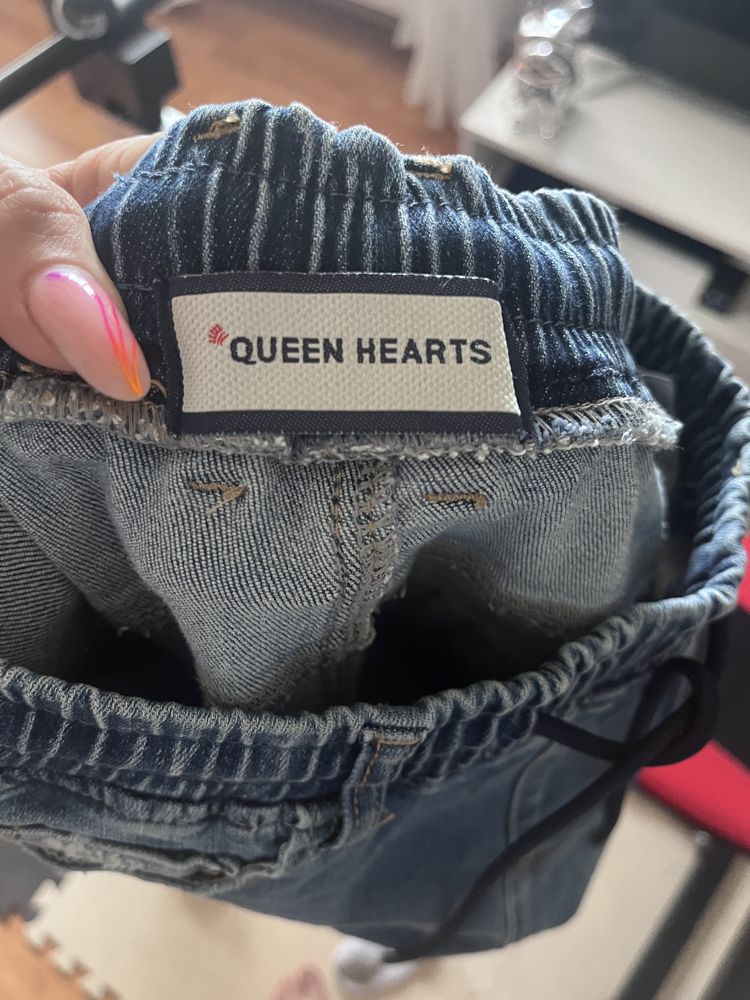 Spodnie jeansowe damskie queen hearts