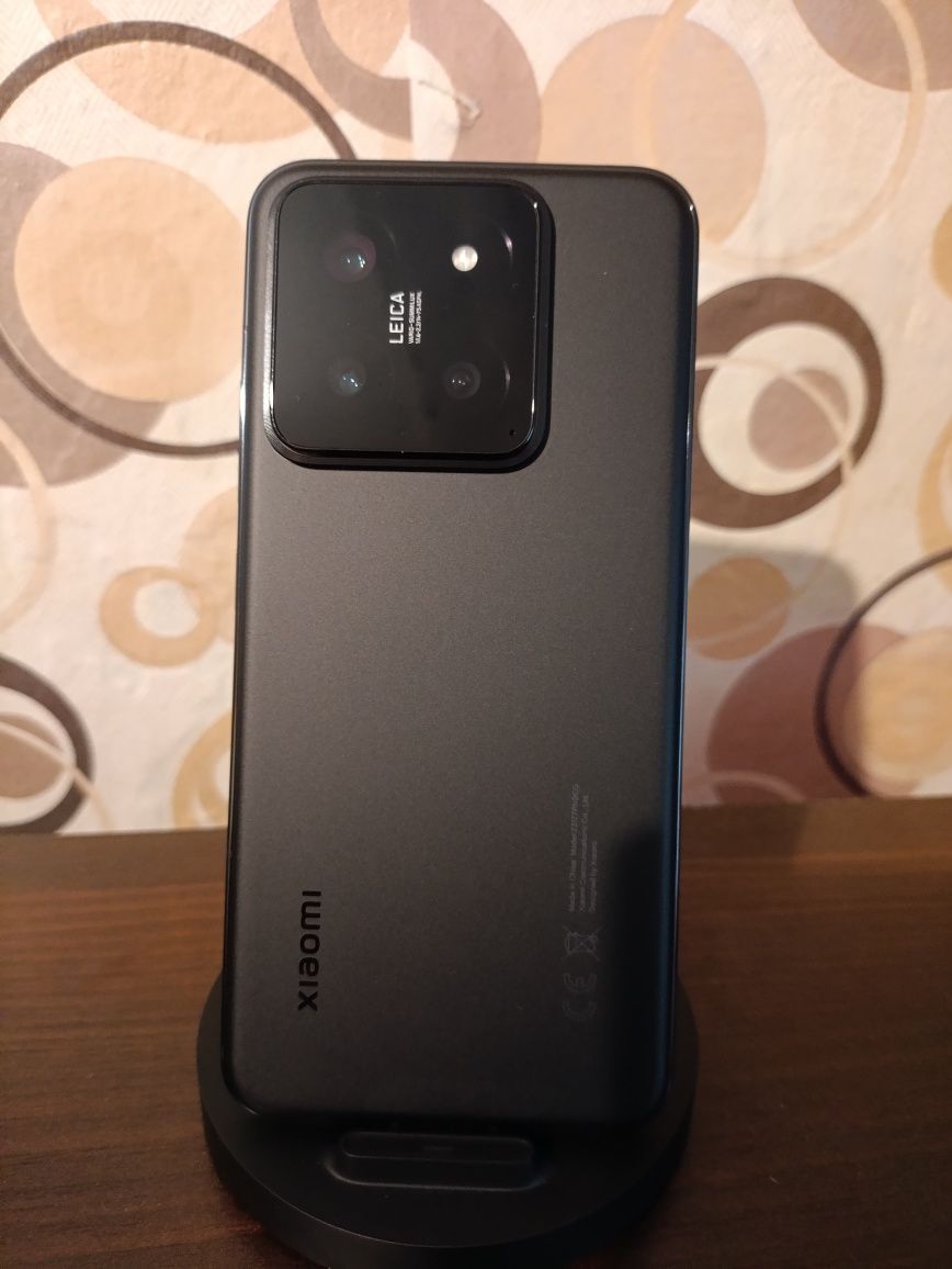 Продам Xiaomi 14 Black.