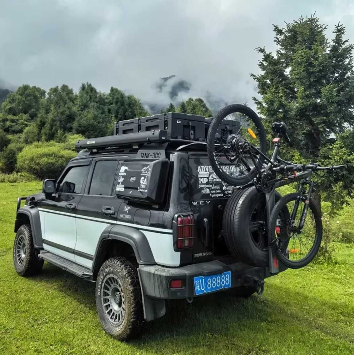 Skrzynia transportowa na bagażnik samochodowy off-road