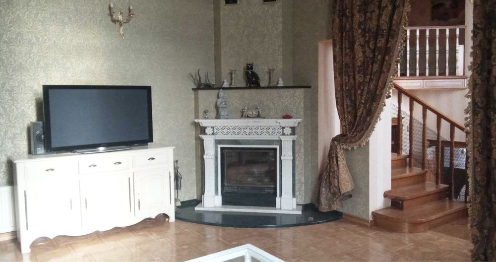 Оренда будинку для сімʼї, під офіс