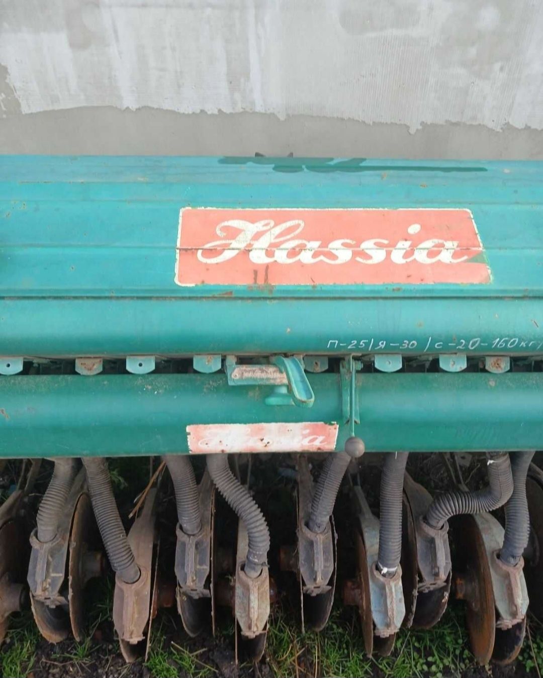 Сівалка навісна сошникова HASSIA.