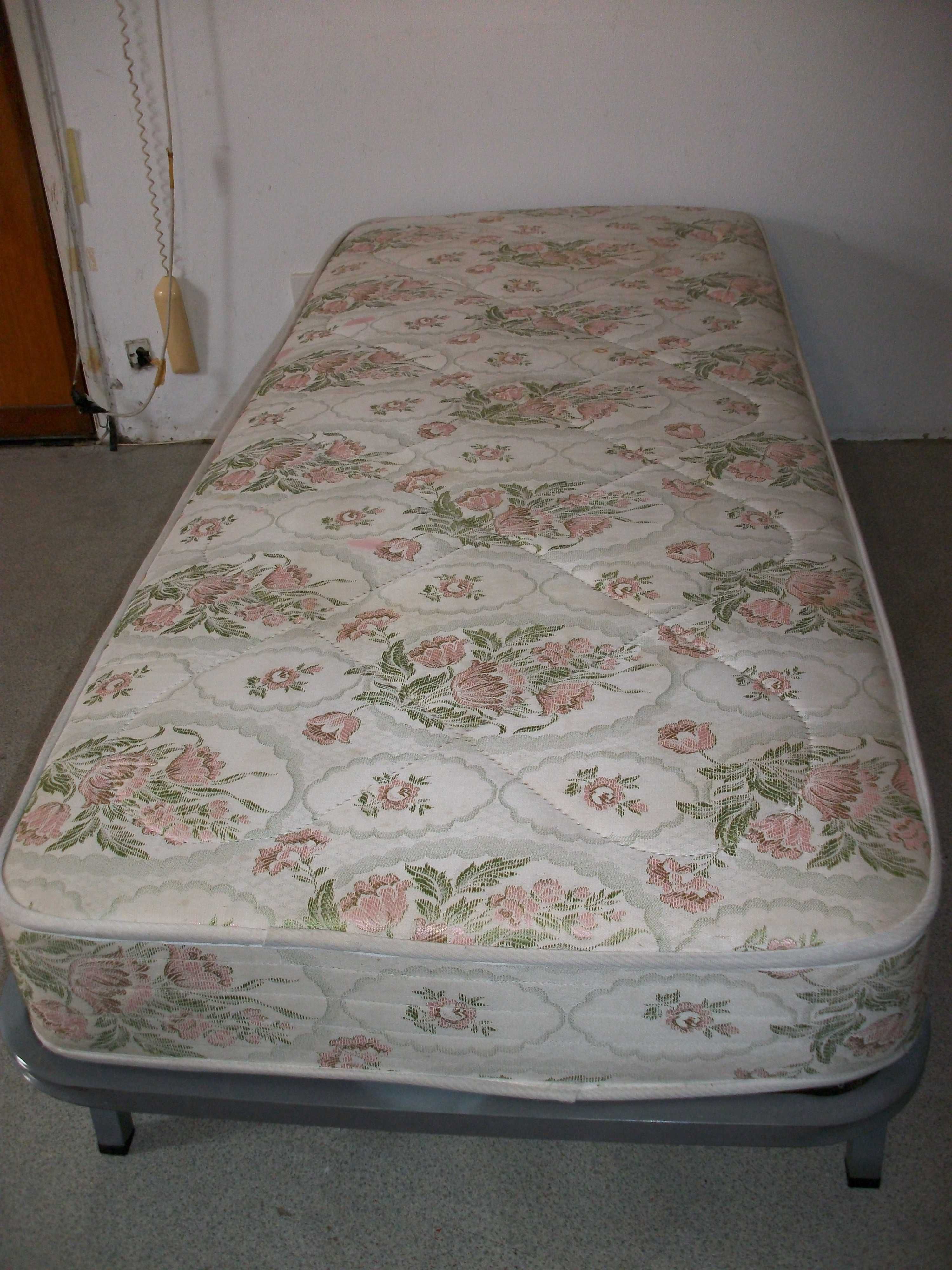 Cama Estrado + Oferta colchão 180cm. x 0,80cm.