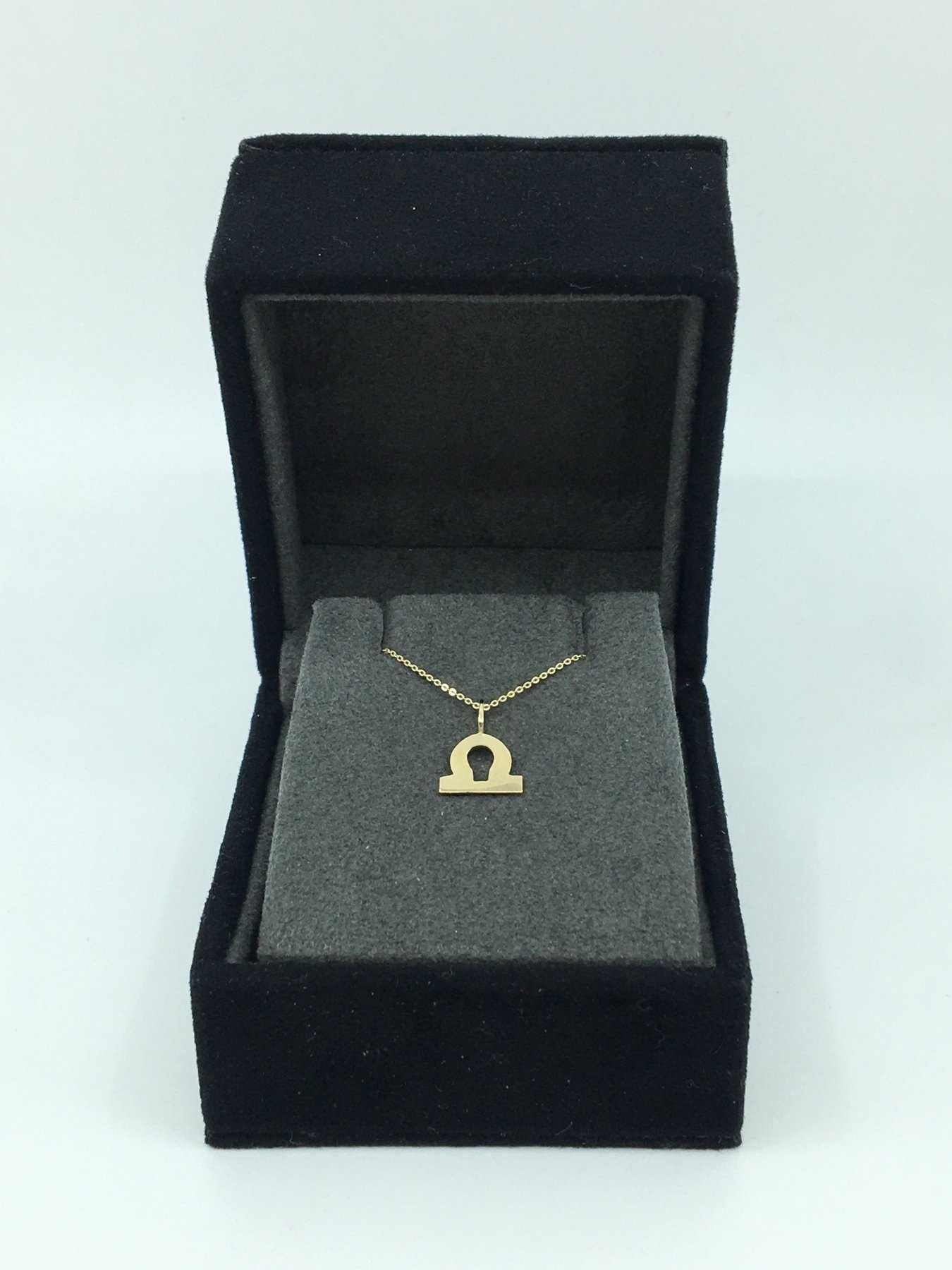 Colar novo em ouro com pendente